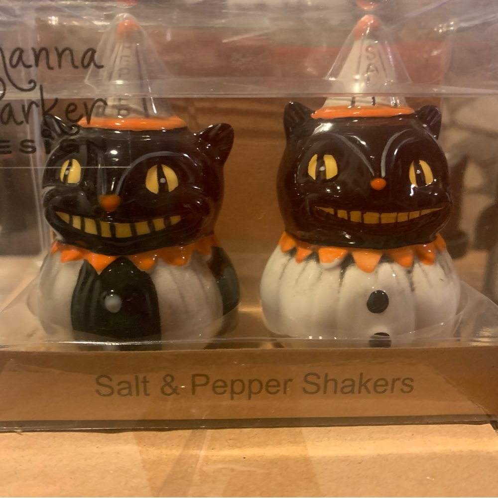 Johanna Parker vintage cats salt and pepper shakers. Brand new in box.